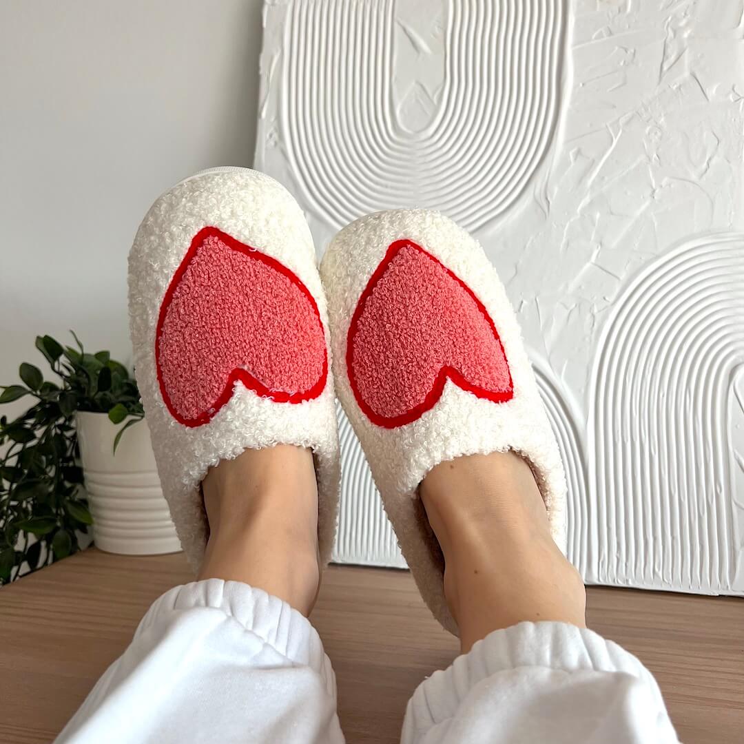 nordic_peace_lovers_plush_heart_slippers_women_warm_cozy_shoes_slides